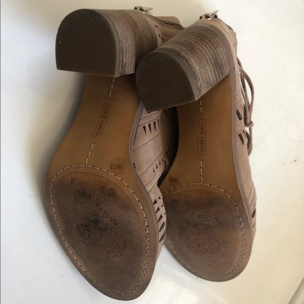 Heels - Picture 2 of 3